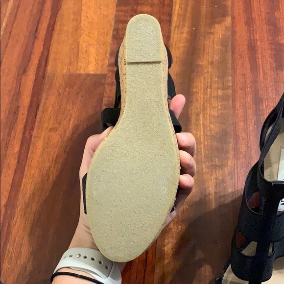 Steve Madden Black Wedges - Picture 4 of 4